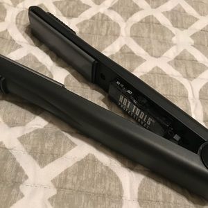 Hot Tools Ceramic Flat Iron